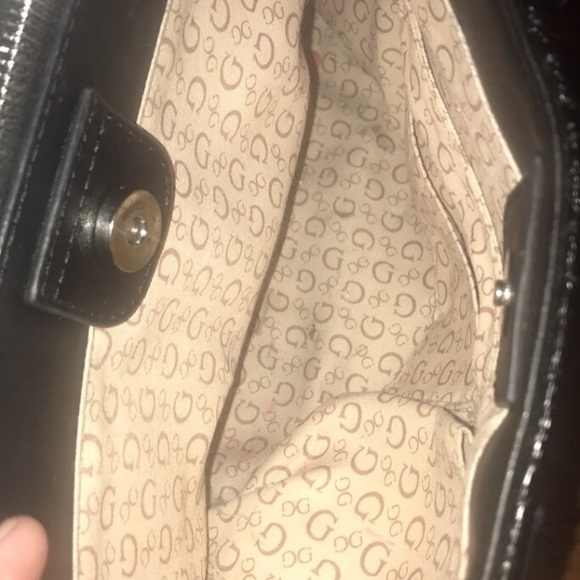 Guess handbag - Picture 3 of 3
